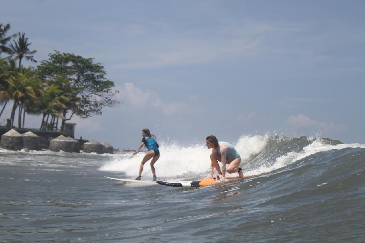 Surfers Villa Medewi Jembrana  ภายนอก รูปภาพ